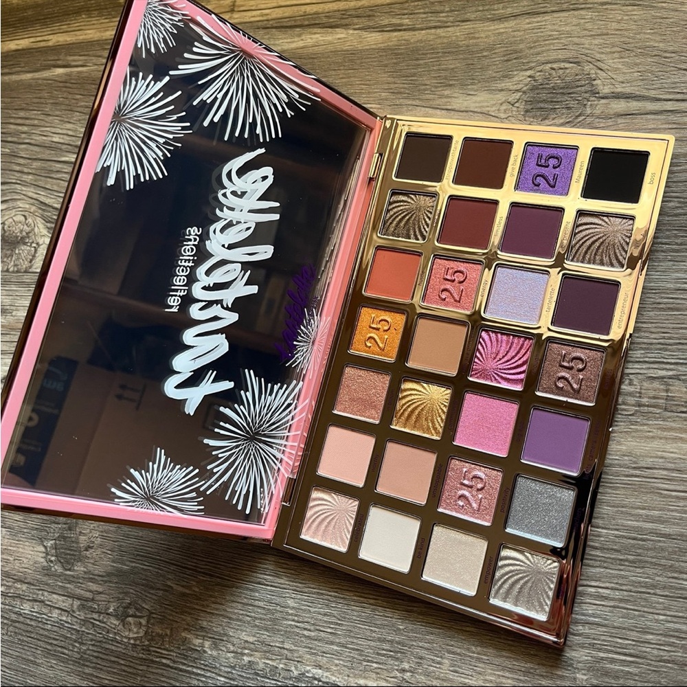 RARE FIND! Tarte Reflections Limited Edition 25th Anniversary Eyeshadow Palette - Picture 8 of 9